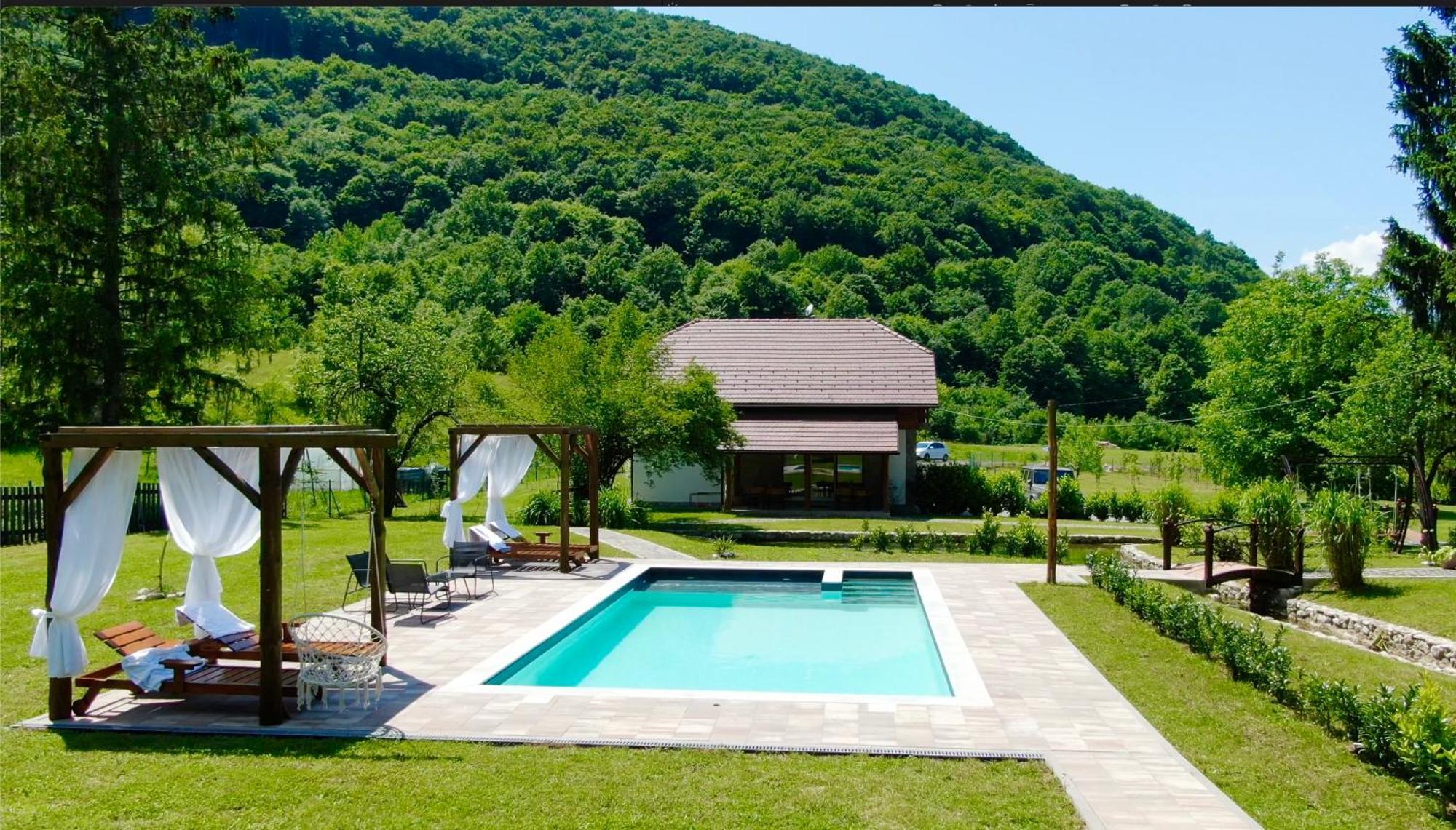 Vacation House Studenac Villa Bihac Exterior photo